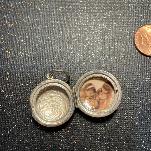 Hard to find Silpada Locket with Etched Ornate Dragon Design *Retired! - Picture 4 of 4